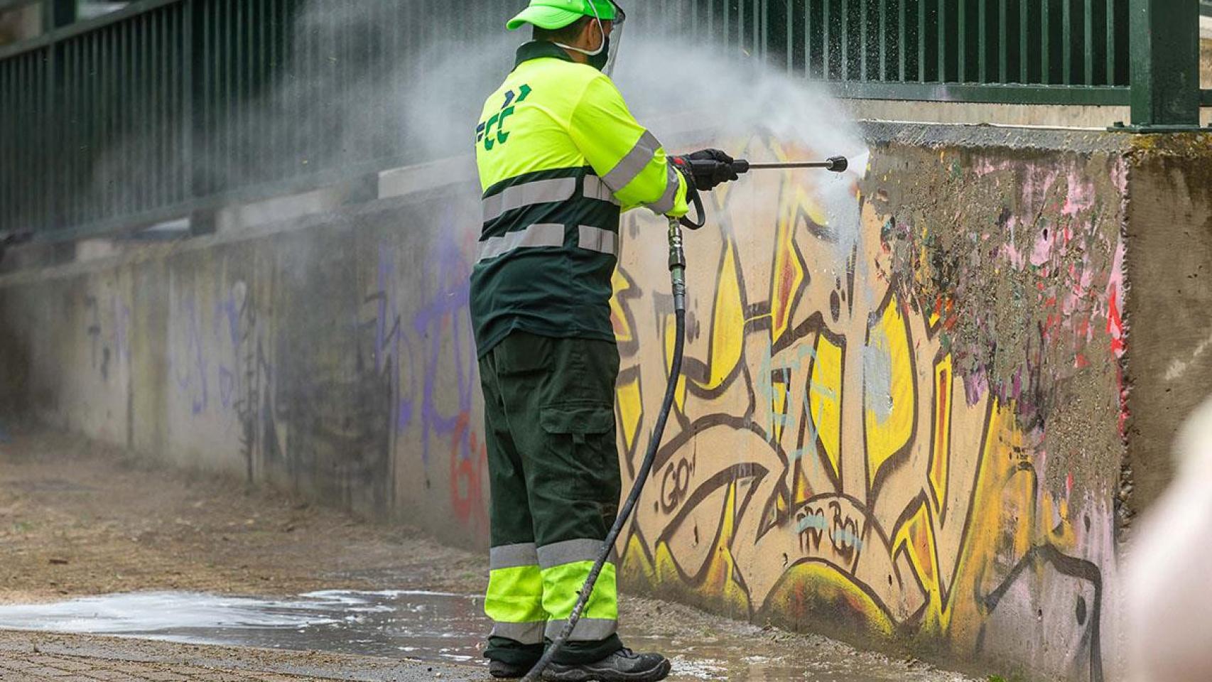 Ya ha entrado en vigor: multas de hasta 3.000 euros por pintar grafitis ...