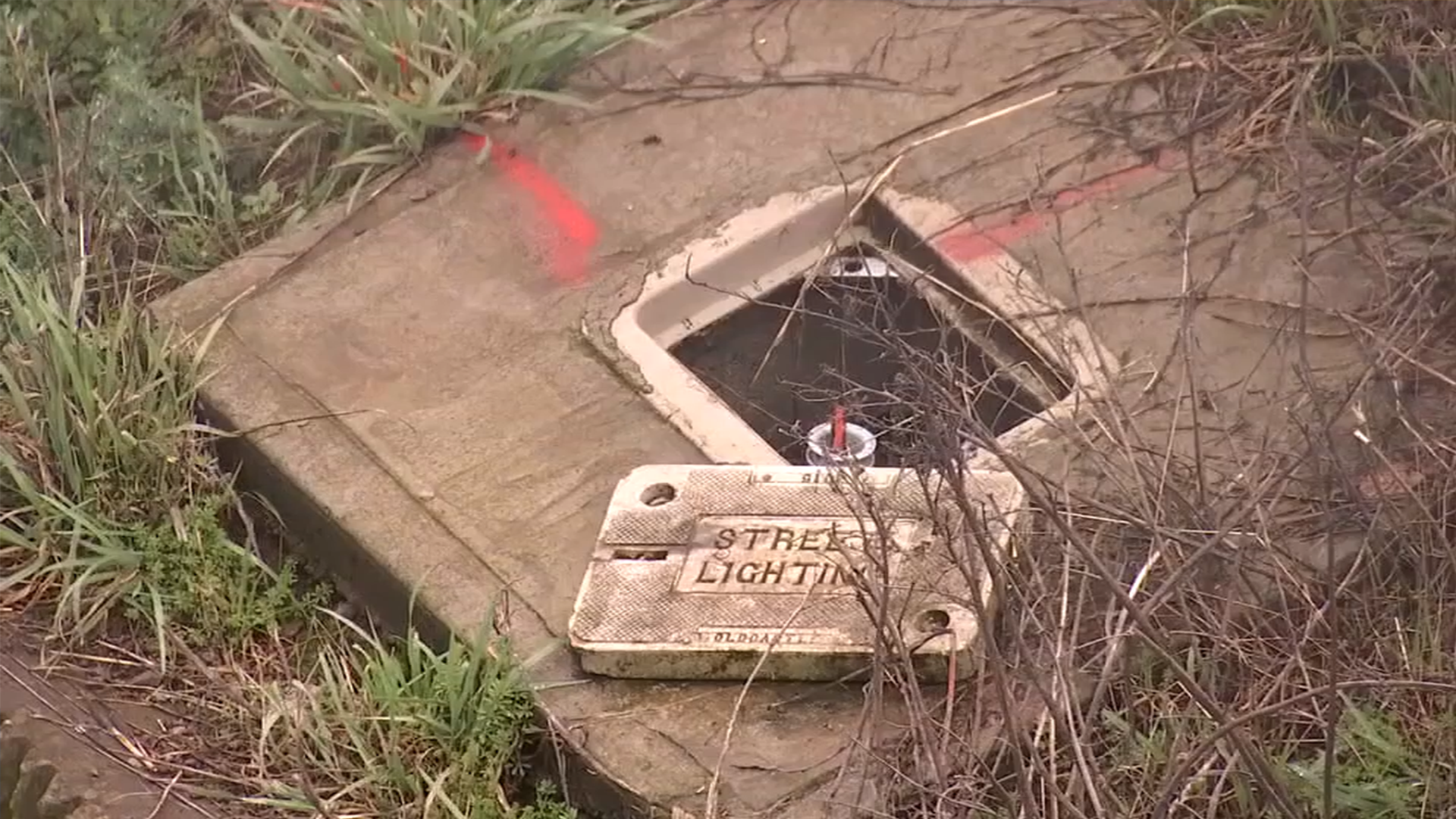 60 streetlights out in NE Portland after thieves strip copper wire ...