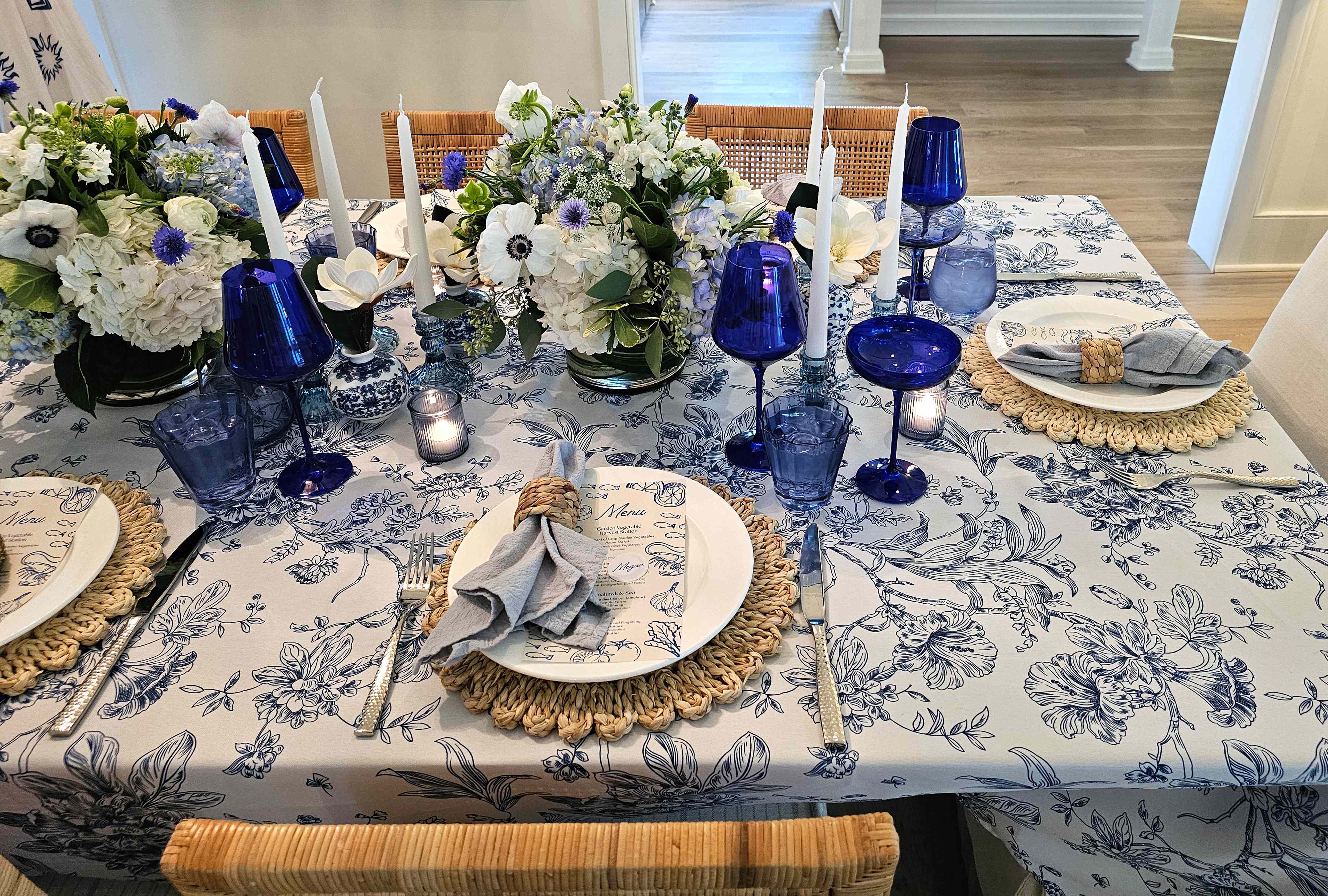 4 key elements to set a serene coastal table—no beach house needed