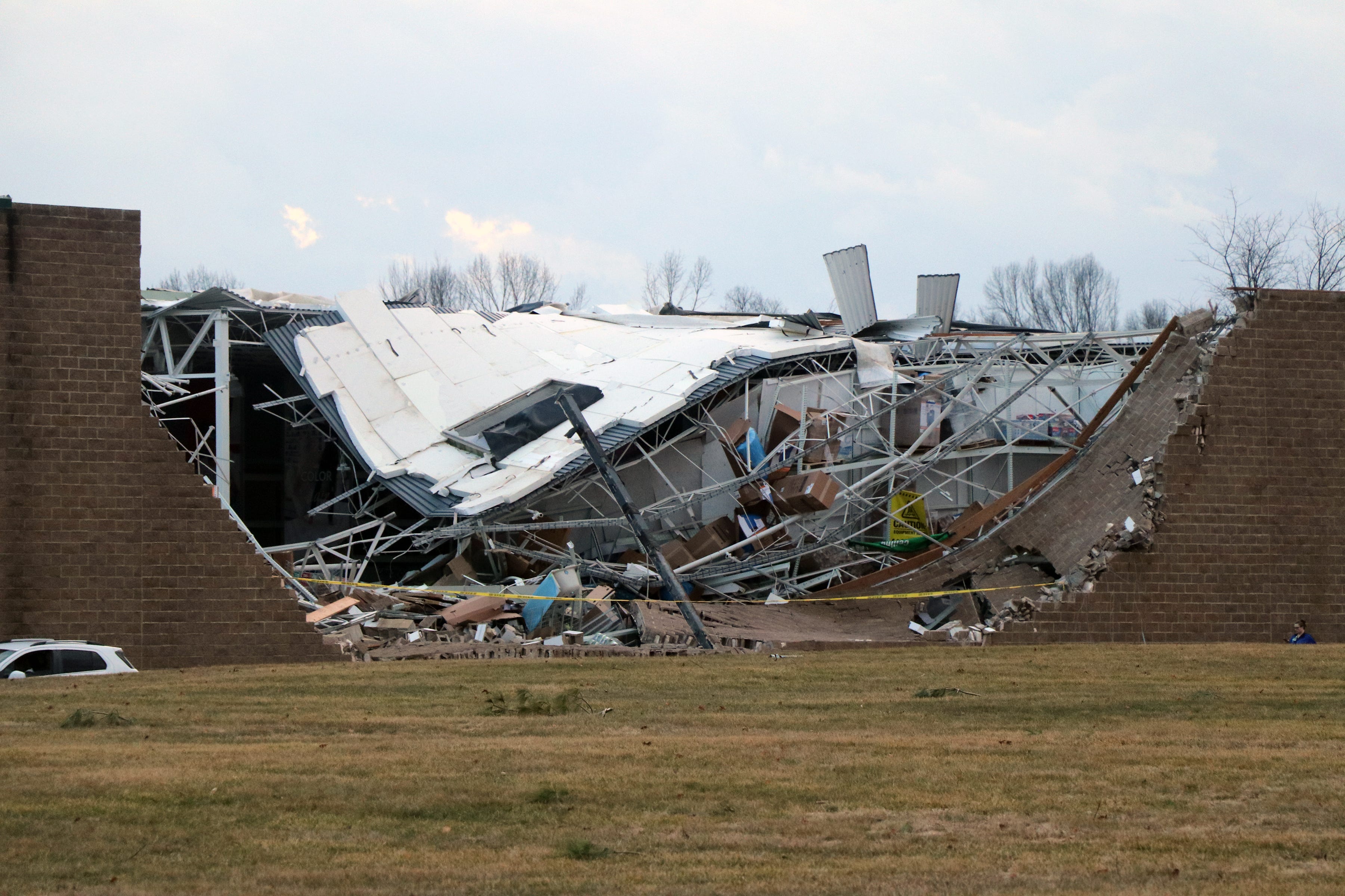 4 dead, multiple injured after reported tornado hits southern Michigan