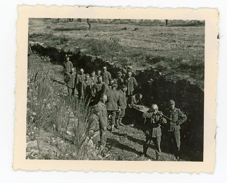 Greece unveils WWII photo archive documenting Nazi executions of ...