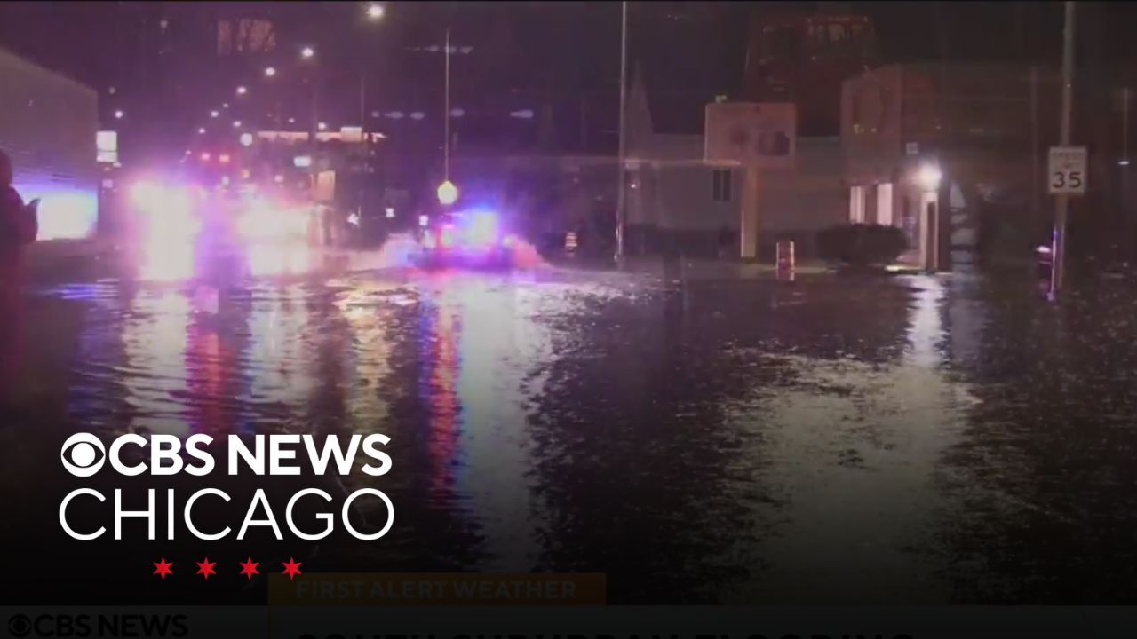 Flash flooding leaves drivers stranded in south Chicago suburbs