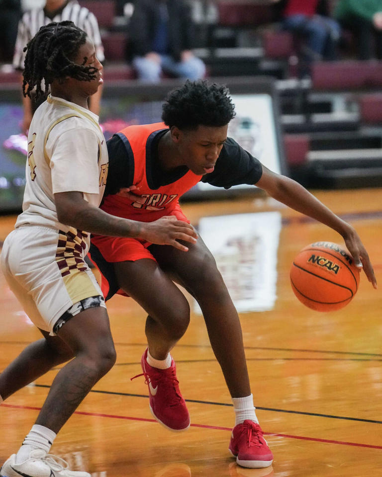 Glenn boys basketball moves to state semifinal; Wimberley falls Friday