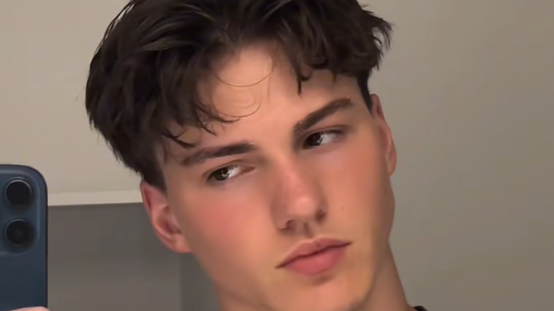 Looking unkempt: the new trendy masculine haircut