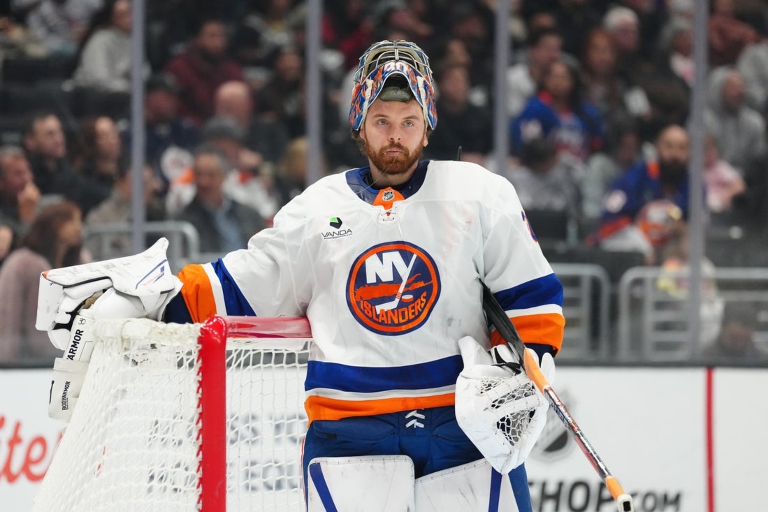 New-look Islanders hope to halt West Coast skid against Sharks