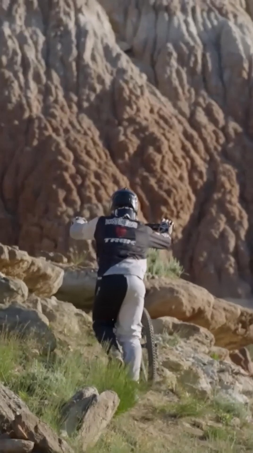 70 ft gap, only 60 km/h