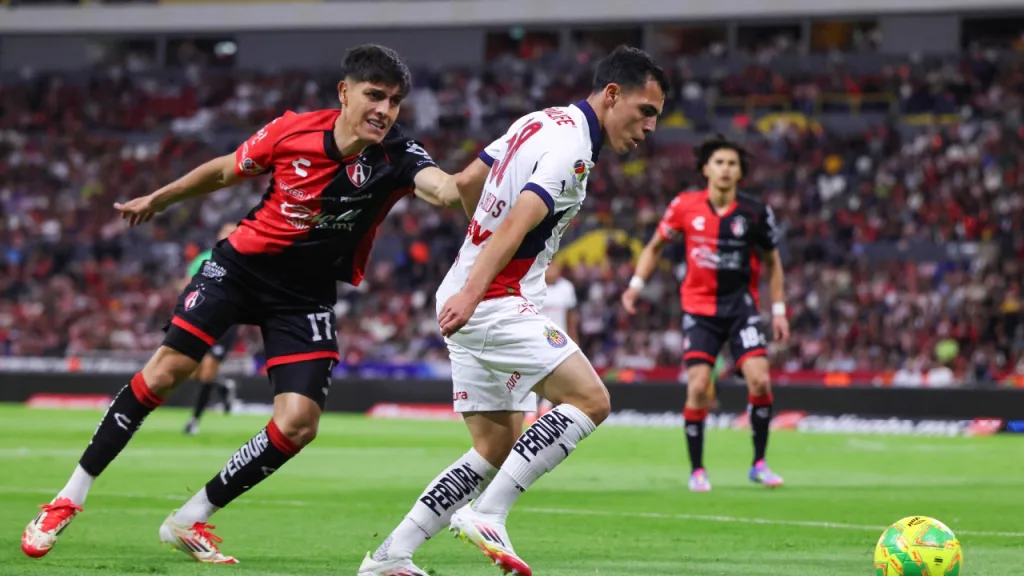 Dónde y a qué hora ver el clásico tapatío Atlas vs Chivas hoy por la ...