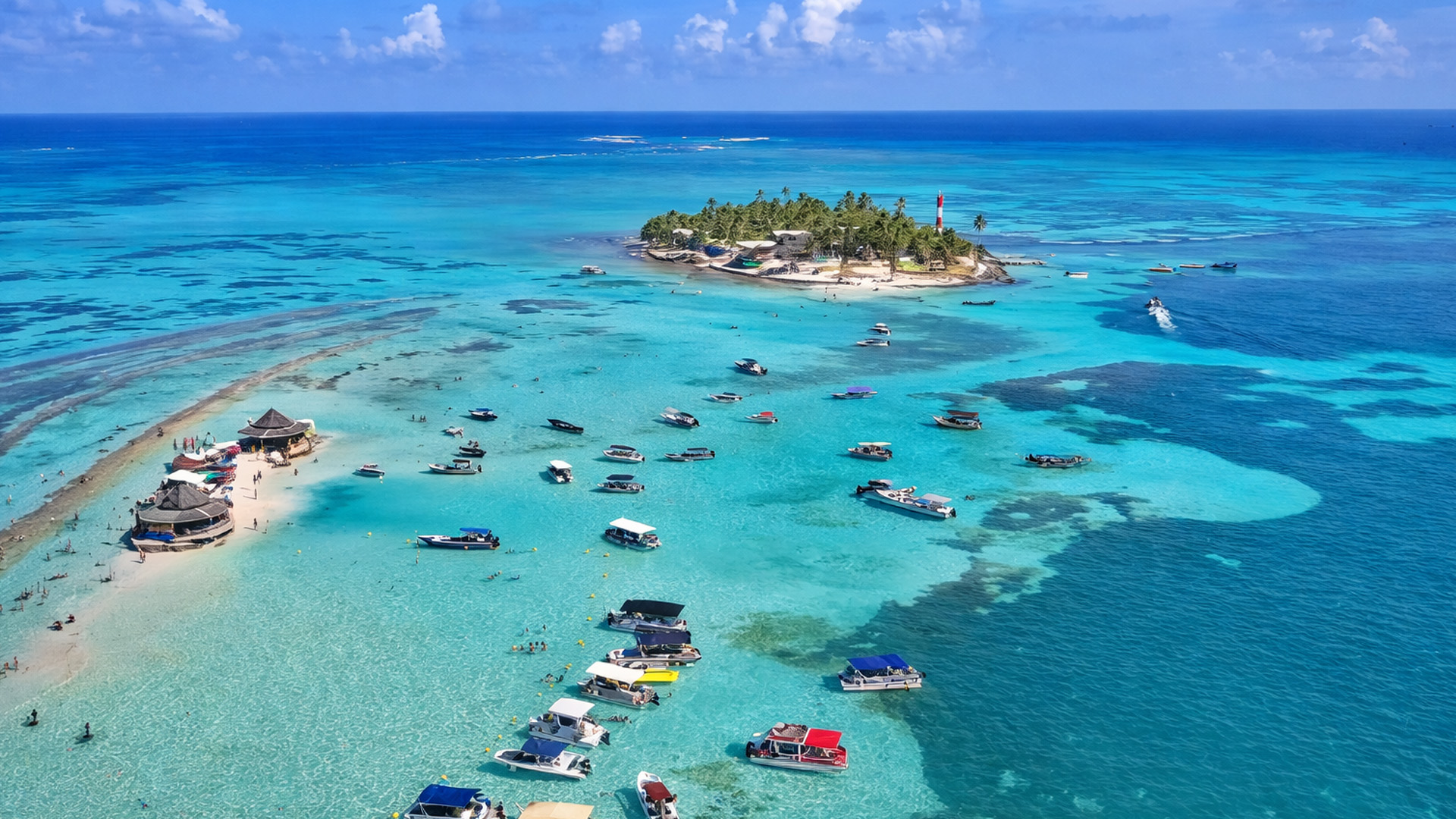 Vista aérea de las aguas cristalinas de la isla de San Andrés