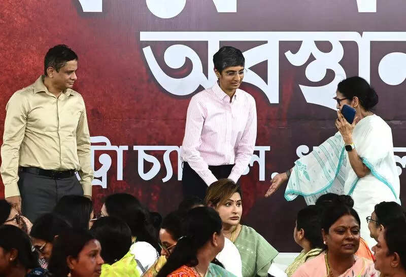 Menaka, Rajeev debut on political stage