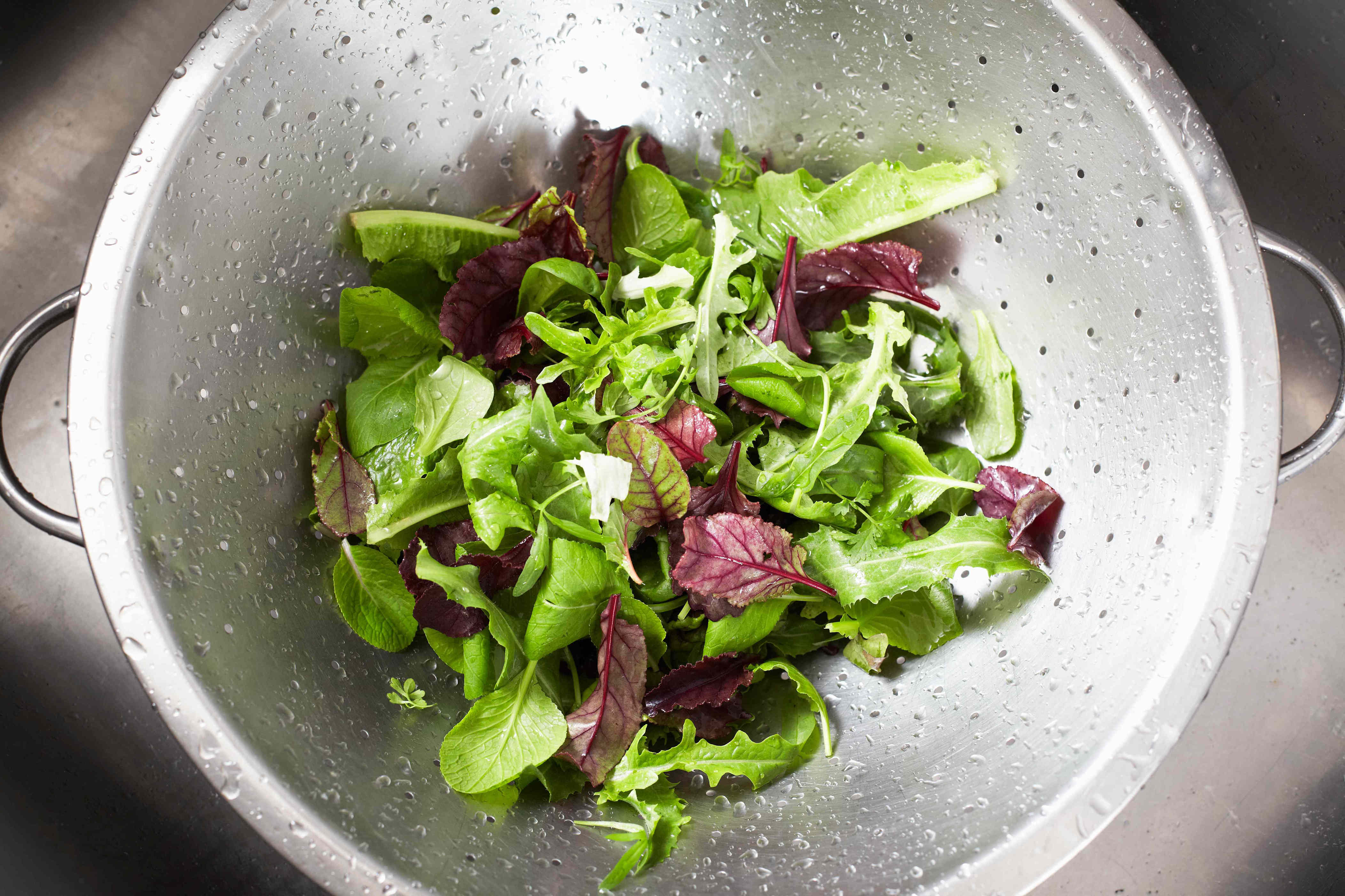 Every expert we spoke to says you're storing lettuce wrong — keep it ...