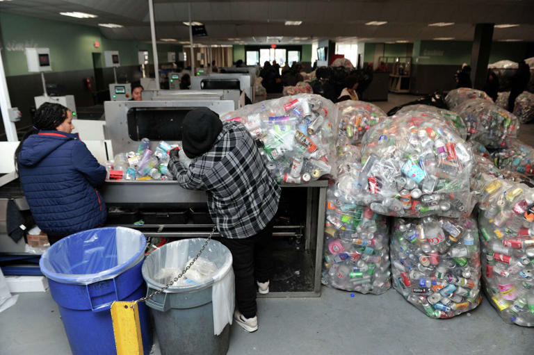CT lawmakers consider making more changes to solve 10-cent bottle ...