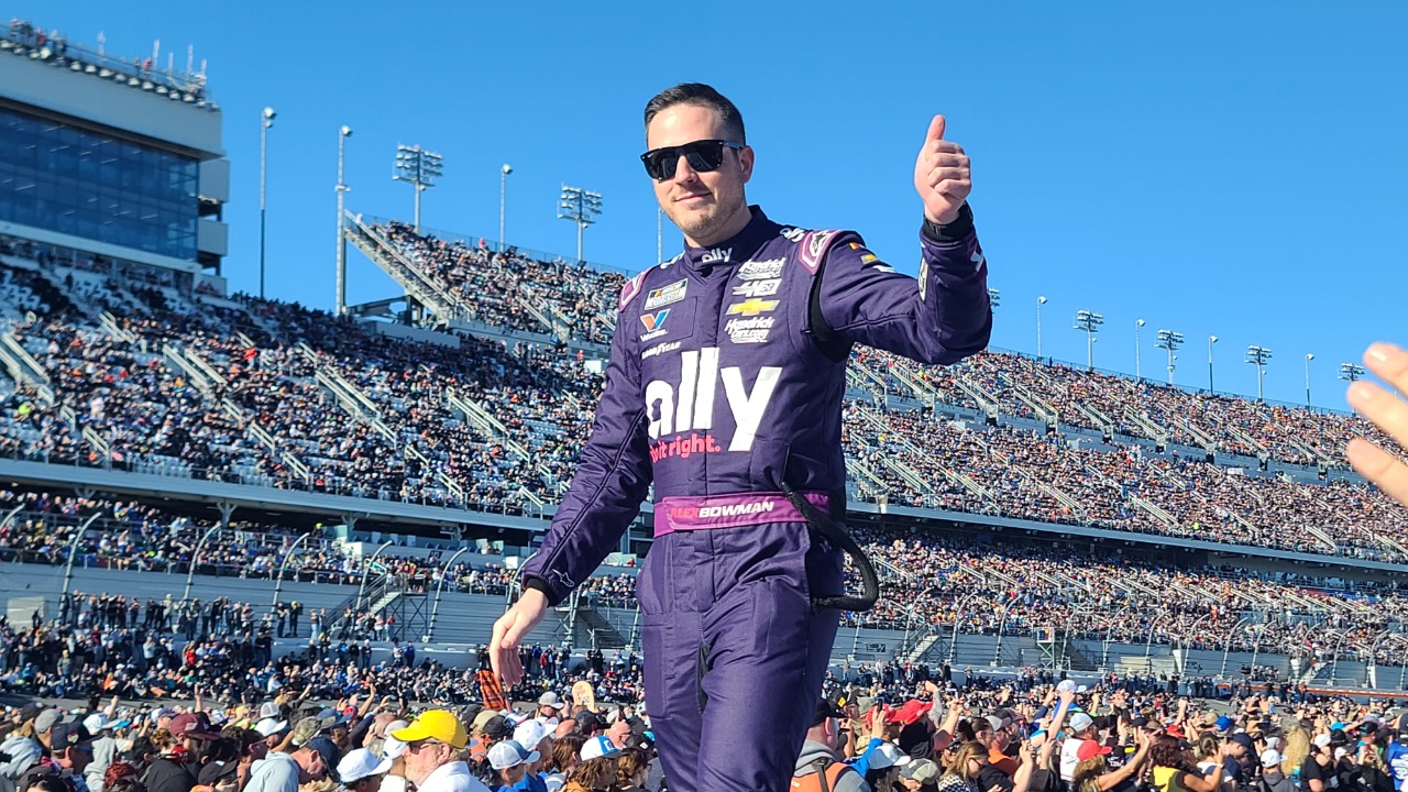 Hendrick teammates rally around Alex Bowman amid vertigo absence