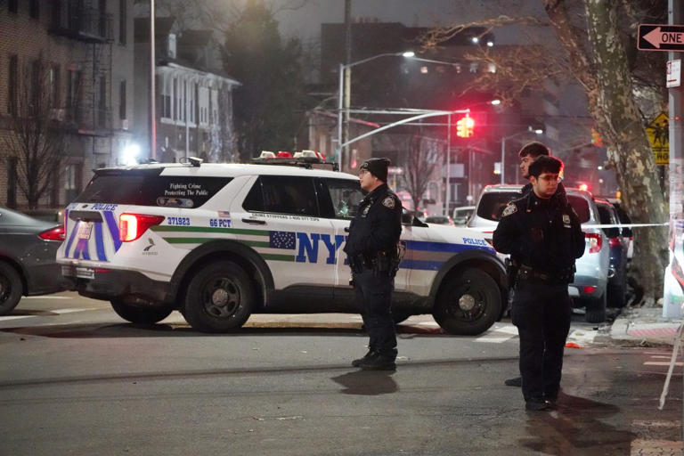 Boy, 14, fatally shot in the head while sitting inside car in Sunset ...