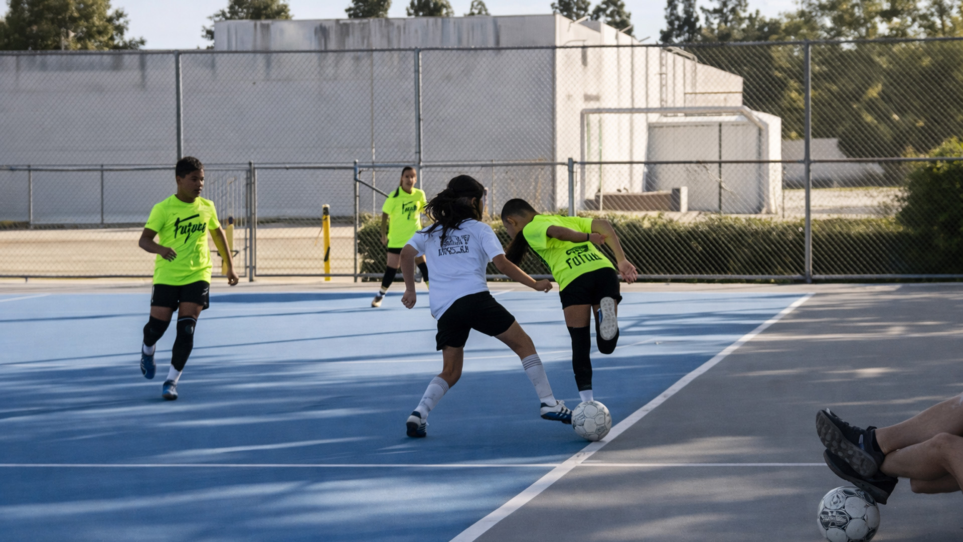 Beautiful soccer pass almost makes the opponent rage