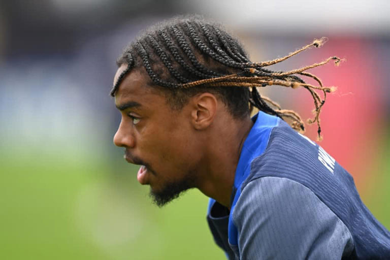 El Liverpool les dijo a los dos jugadores que deberían buscar fichar si venden a Mo Salah por £100 millones.