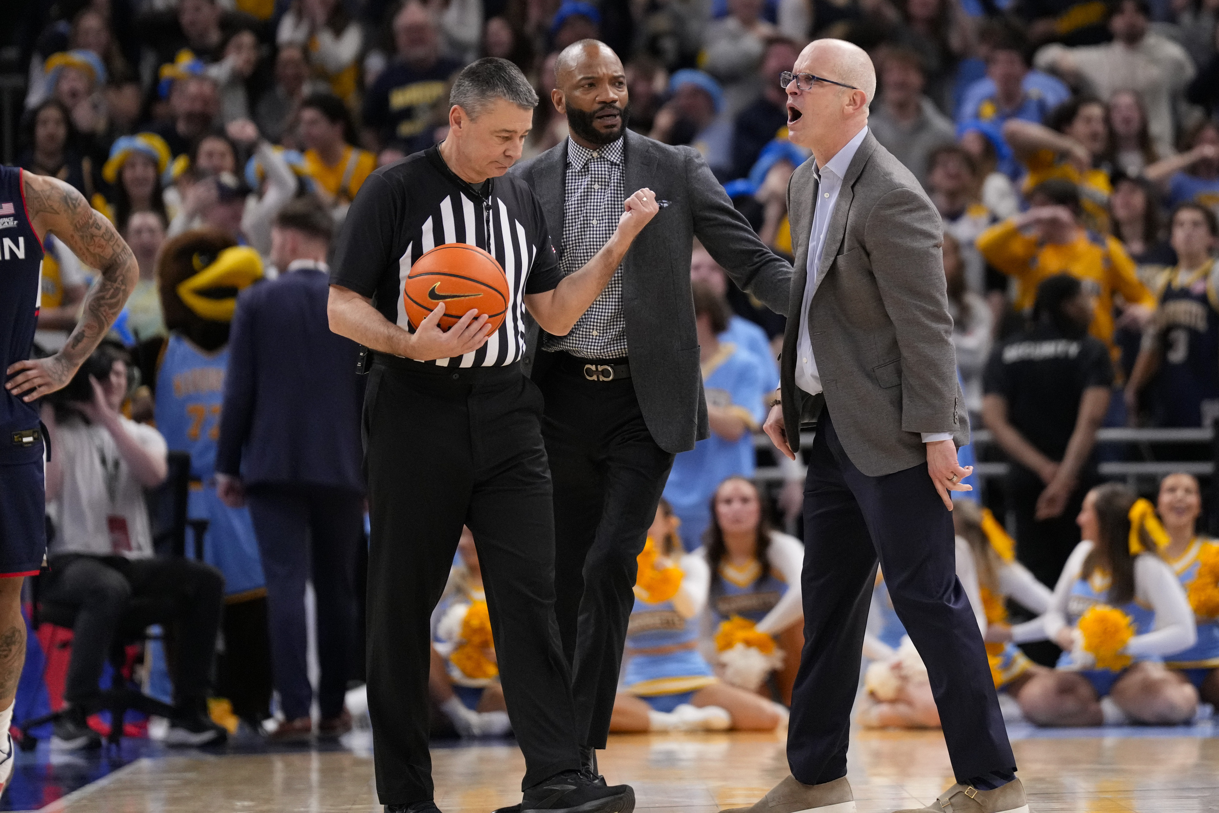 Dan Hurley bumps referee and gets ejected during epic meltdown