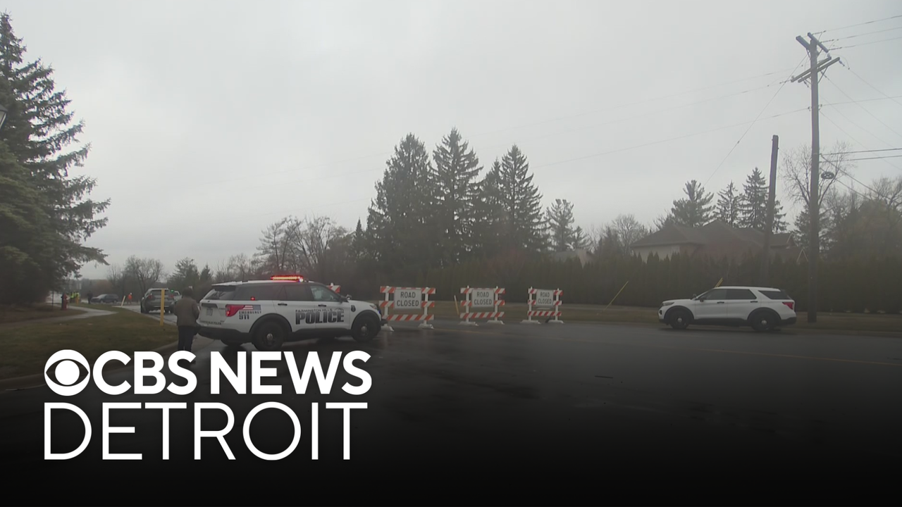 Crews working to repair Oakland County water main break