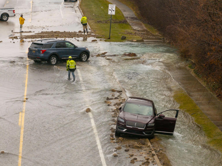 Farmington Hills water main break isolated, boil water advisory issued ...