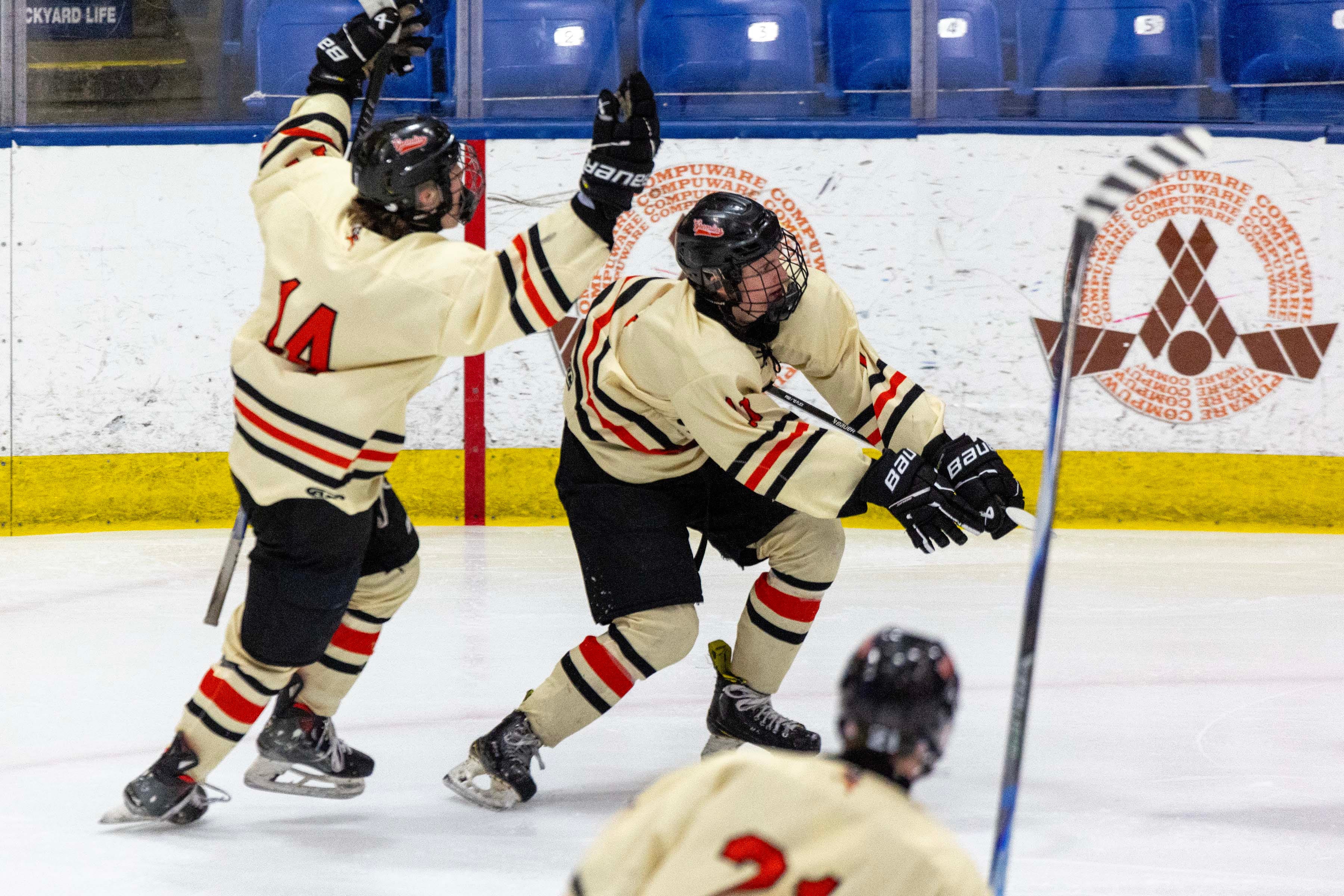 Houghton dethrones Orchard Lake St. Mary’s in Division 3 with dominant ...