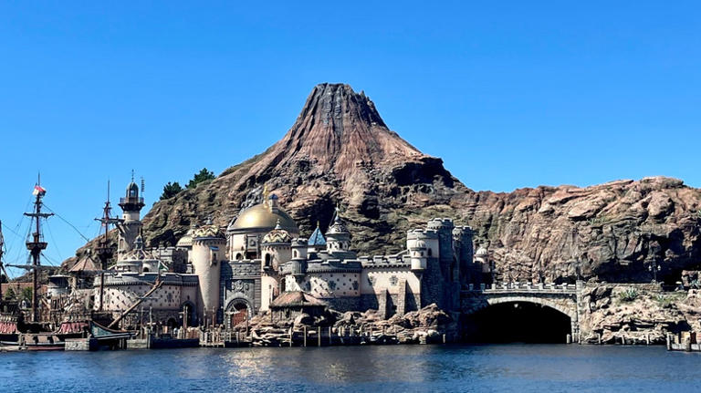 14 Tokyo Disney attractions you can't experience in the US theme parks