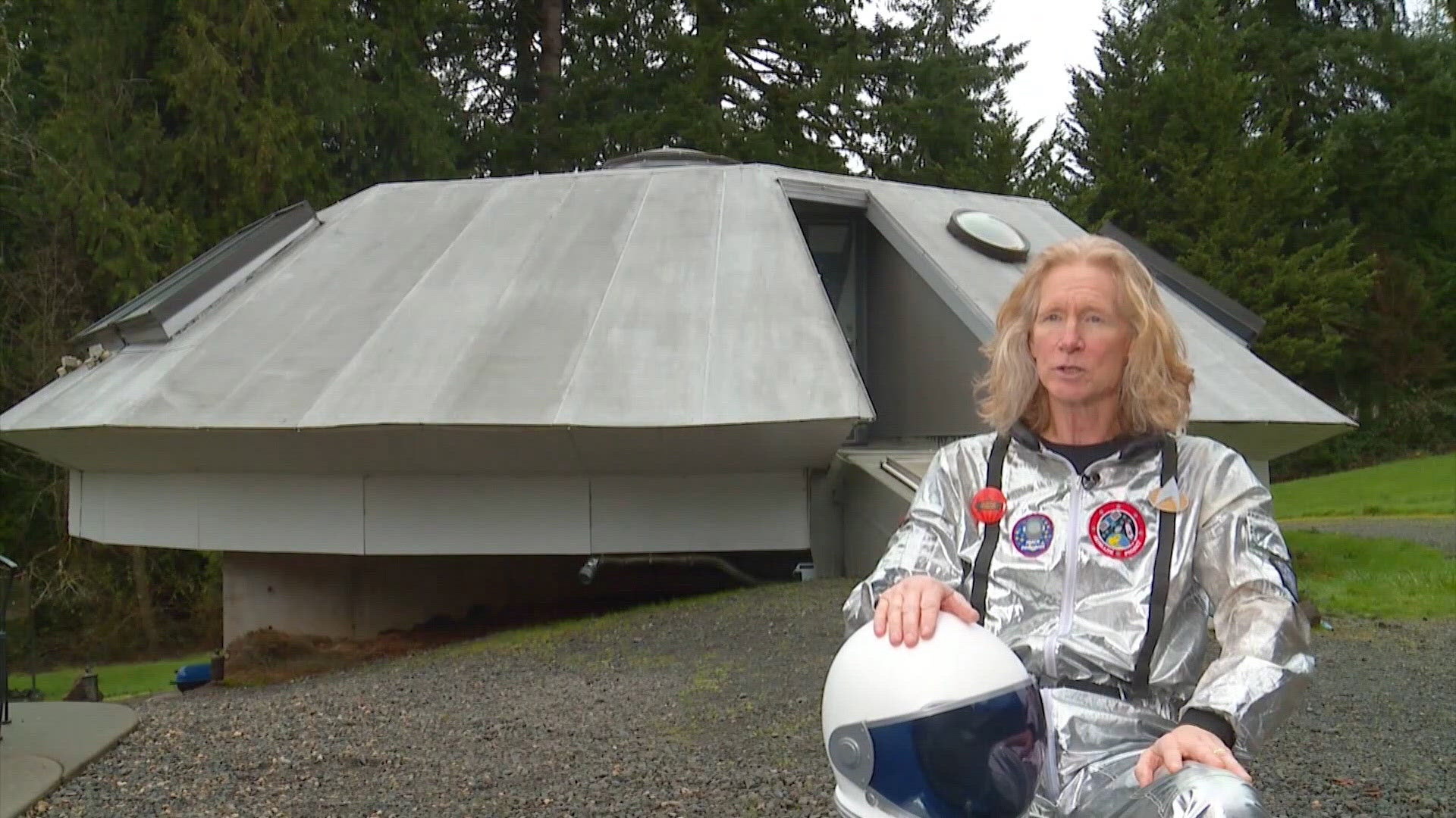 This spaceship Airbnb in Washington is out of this world