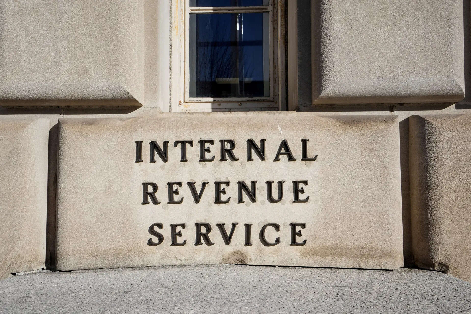 How to file a paper tax return in 2026 if you prefer the old-fashioned ...