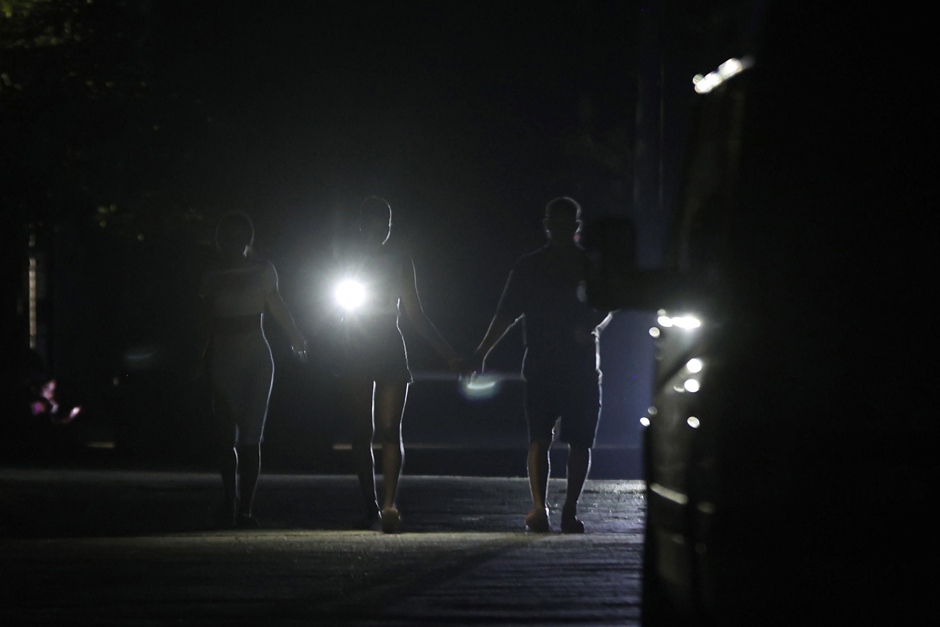 Blackout a Cuba, si moltiplicano le proteste della popolazione