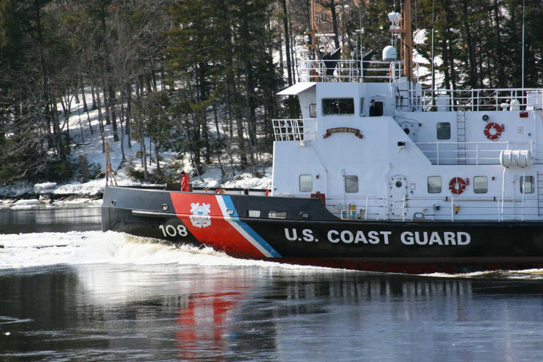 Remove your gear: Coast Guard begins ice-breaking efforts on Maine rivers