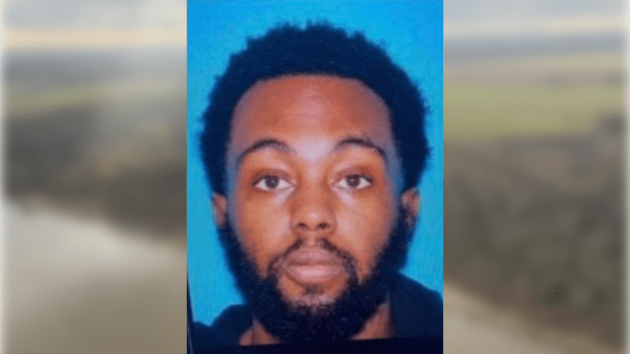 Deputies search for missing man near Mississippi River
