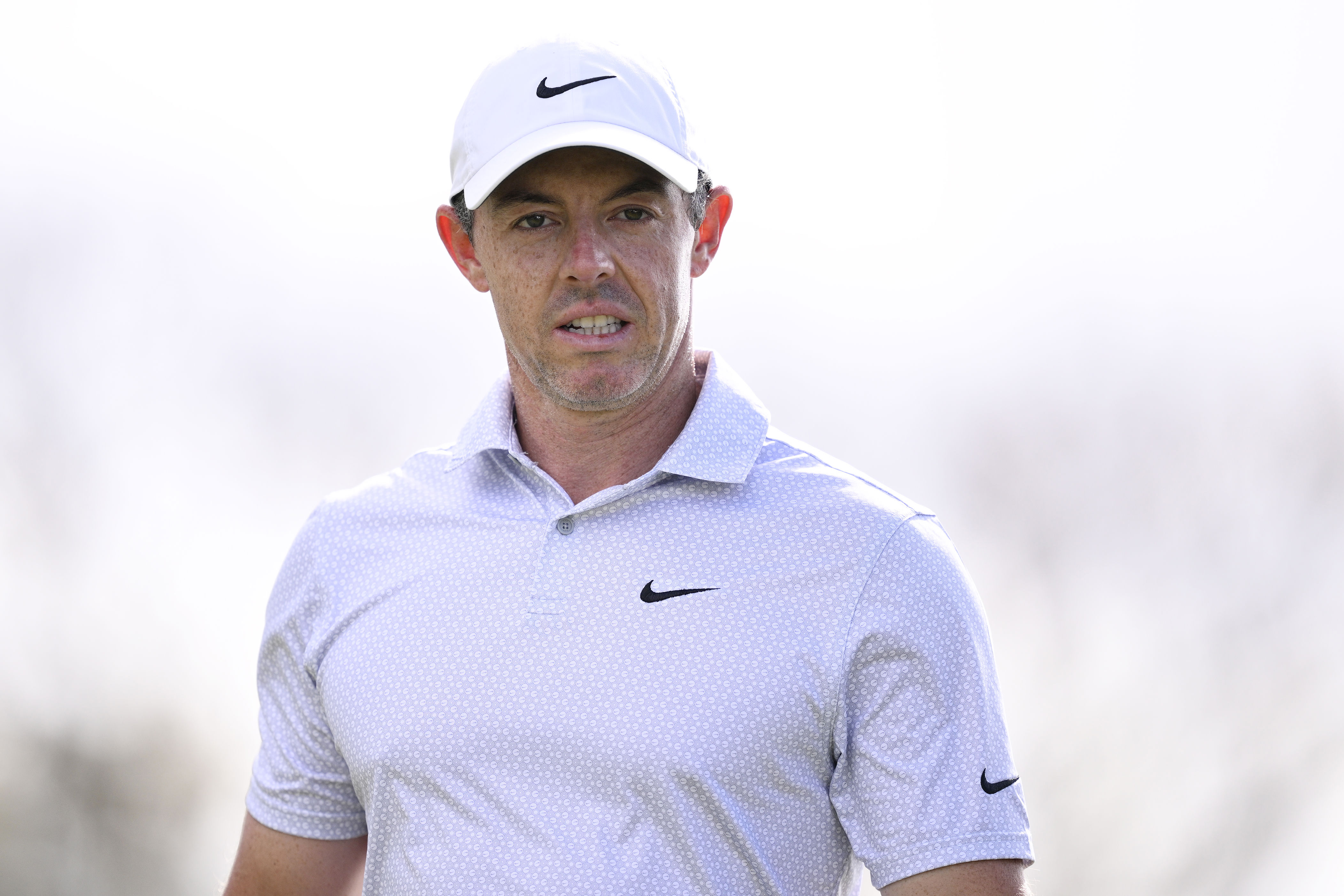 McIlroy exits Bay Hill with injury scare