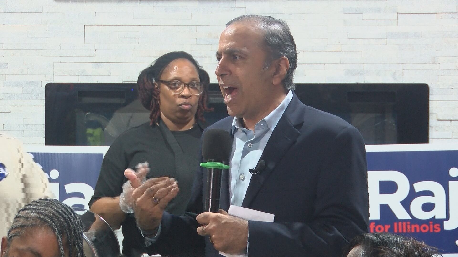 Krishnamoorthi stops in Cairo on GOTV tour ahead of Illinois Senate primary