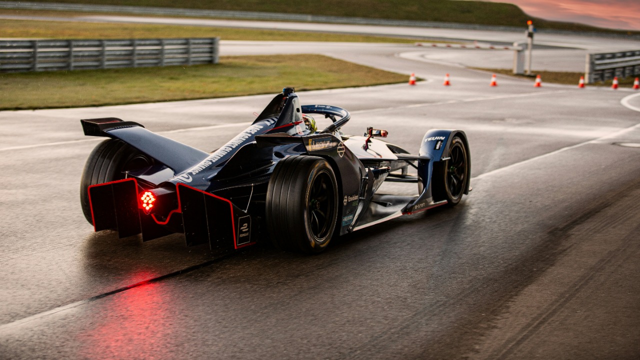 F1 cars get new lights this season that reveal more hidden race drama