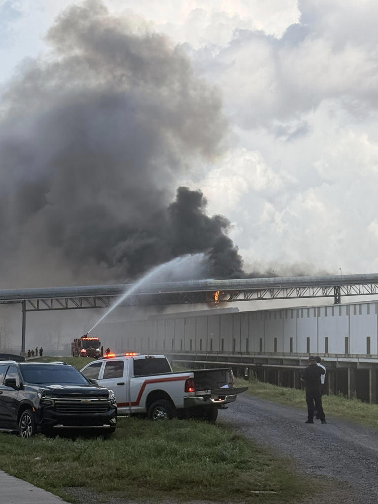 Fire contained at warehouse at Port of Greater Baton Rouge