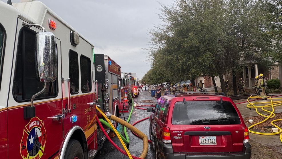 Four people displaced after Southeast Austin house fire