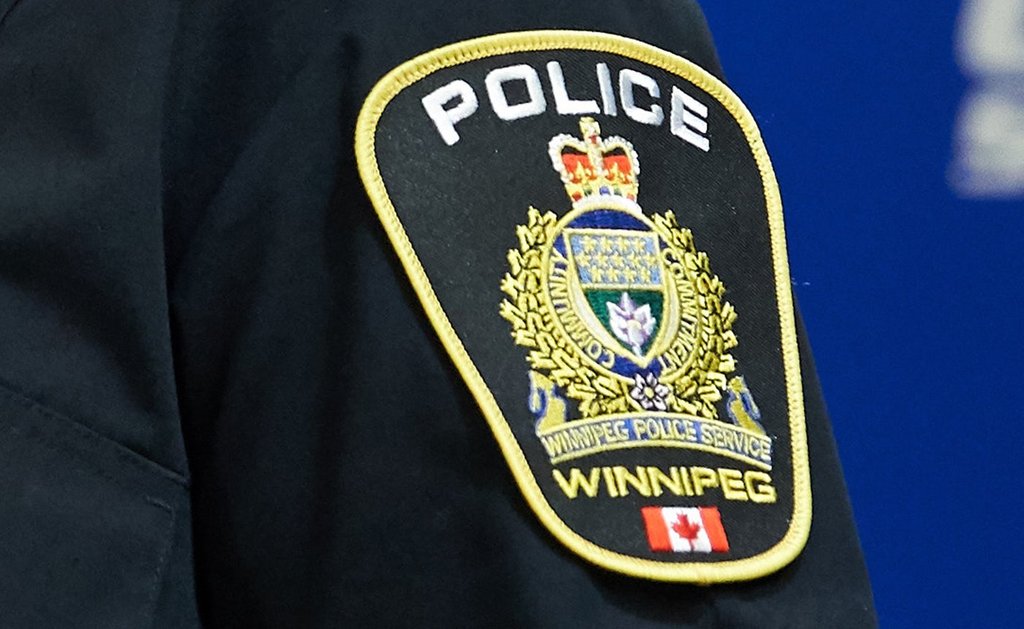 3 Winnipeg youths arrested for robbing pizza delivery man at gunpoint