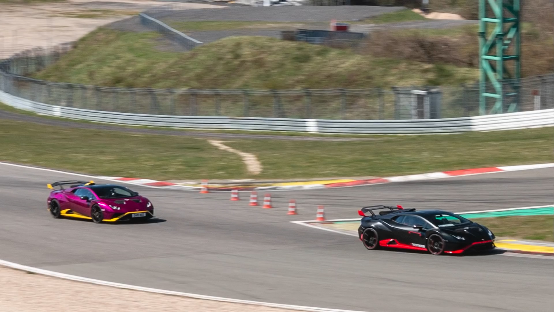 Lamborghini Huracán STO track chase