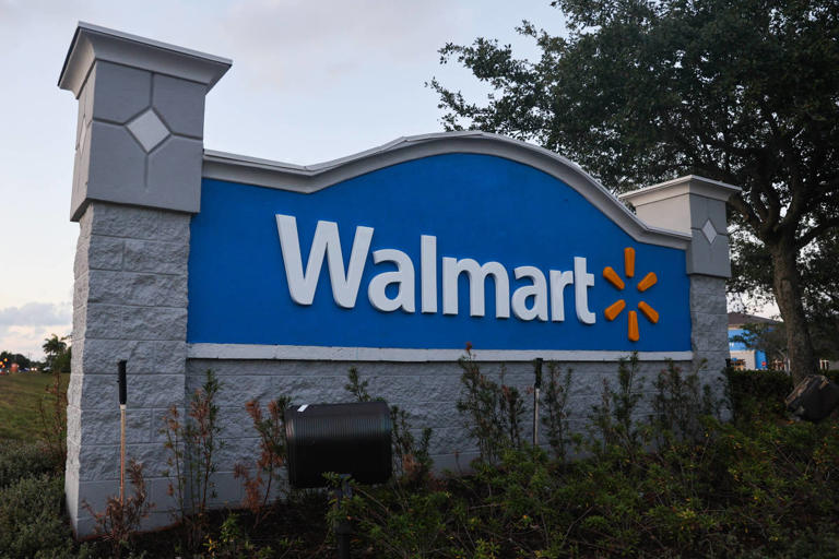 Walmart's $31 outdoor rug: Shoppers love its style and comfort for patios