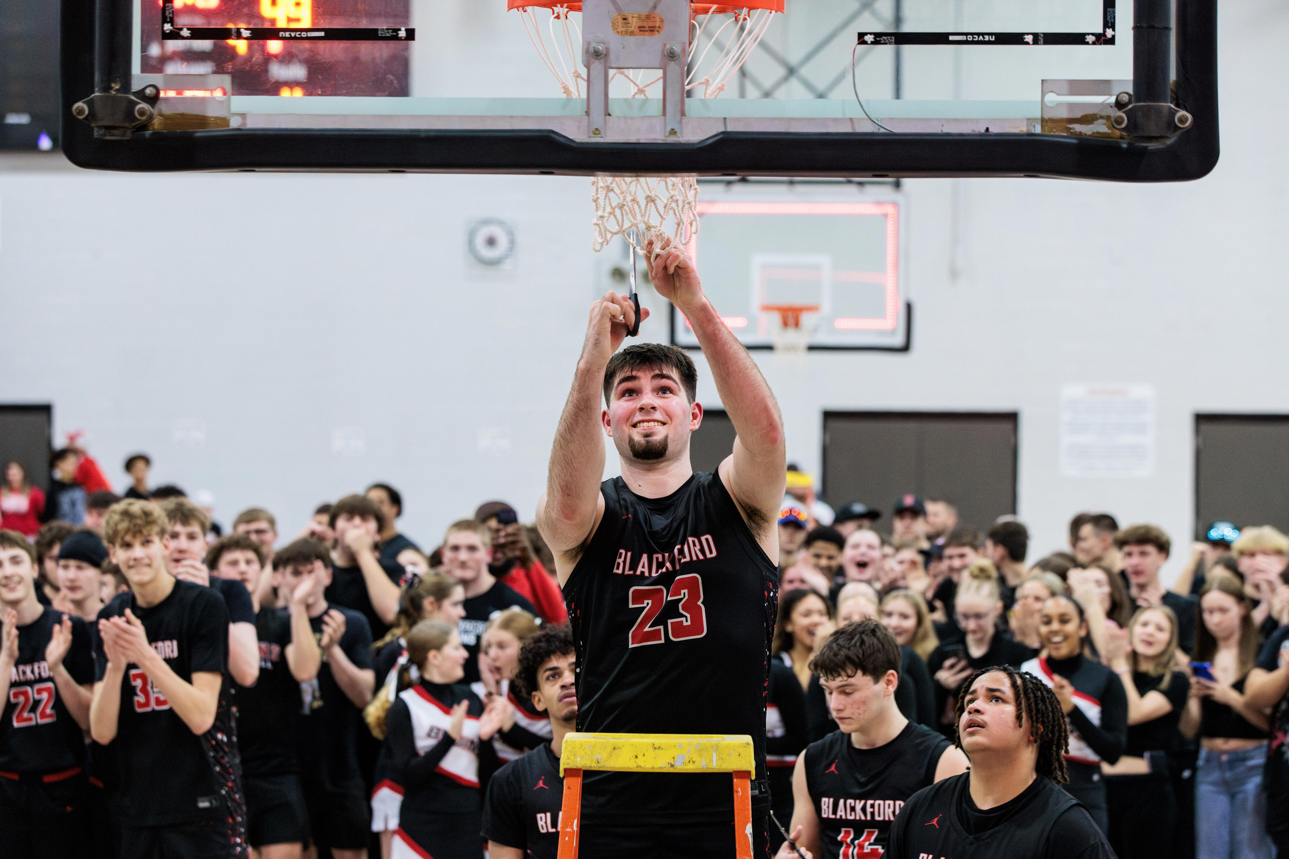 Blackford fights off Wapahani for IHSAA boys basketball sectional crown