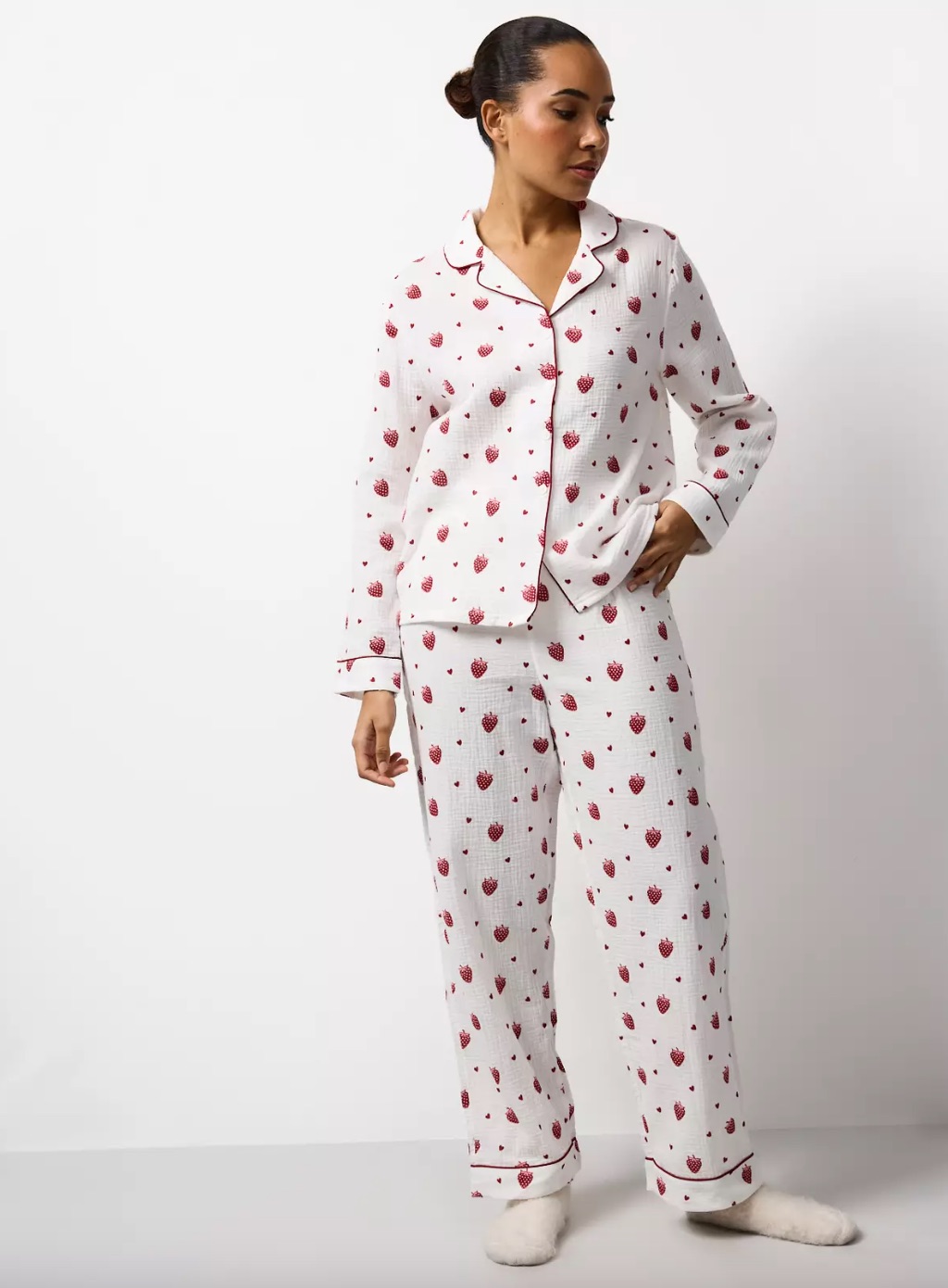 These cute yet cosy pyjama sets are perfect for lazy winter weekend ...