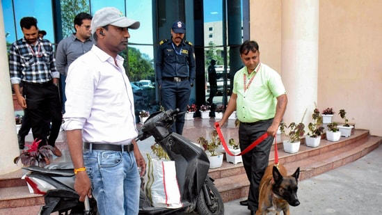 Mumbai hospital receives bomb threat via email; police launches probe