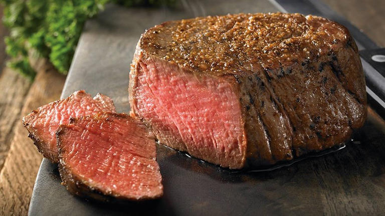 15 Outback Steakhouse dishes with the highest protein