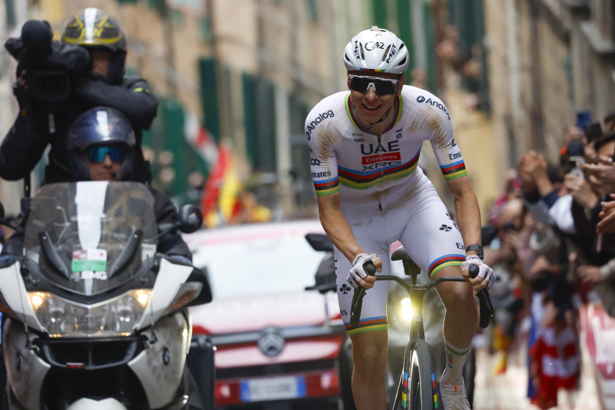 Zonneveld slaakt zucht na Pogacar-dominantie in Strade: 'Achtervolgers ...