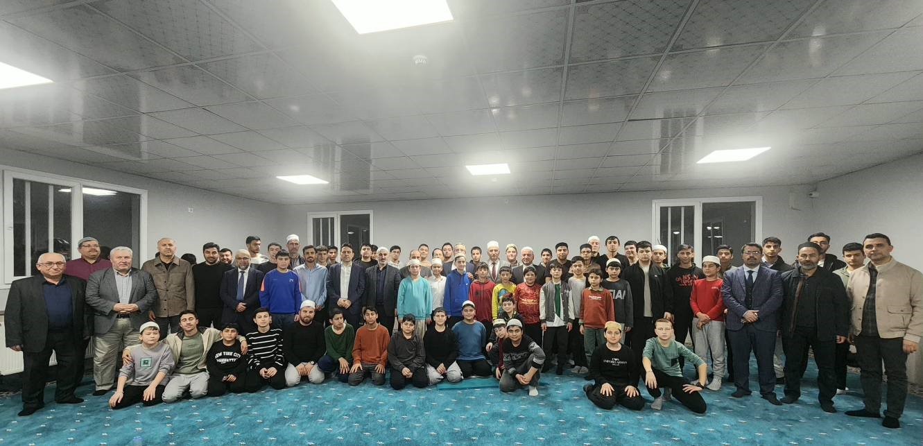 Aydın’da protokol ve öğrenciler 'İyilik Sofrası'nda bir araya geldi