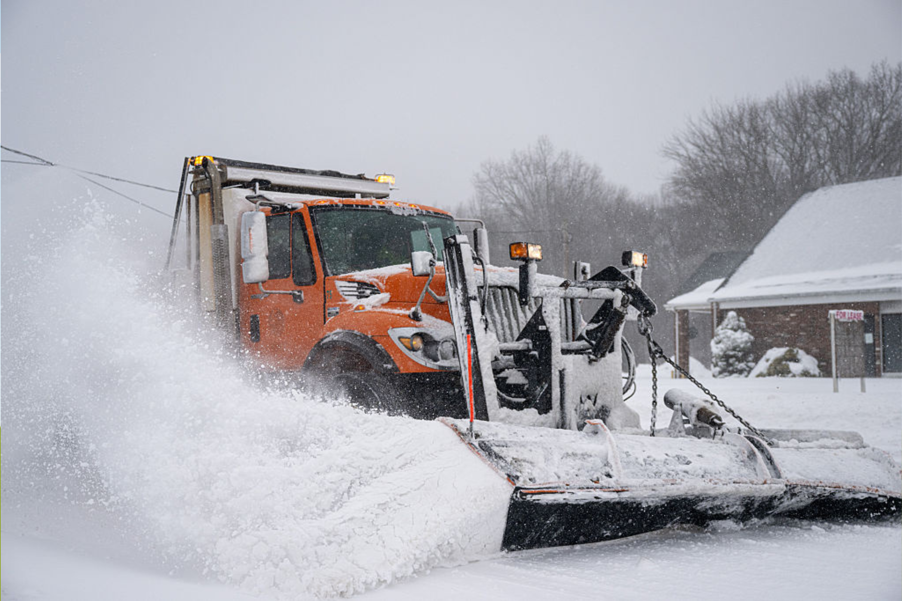 Heavy snow warning as up to 18 inches set to hit<br>