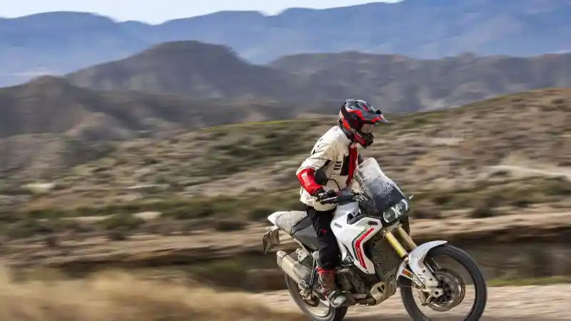 Ducati DesertX V2 2026 Dengan Mesin Lebih Kecil, Ganti Oli Setiap 2 Tahun Ducati DesertX V2 2026 Dengan Mesin Lebih Kecil, Ganti Oli Setiap 2 Tahun