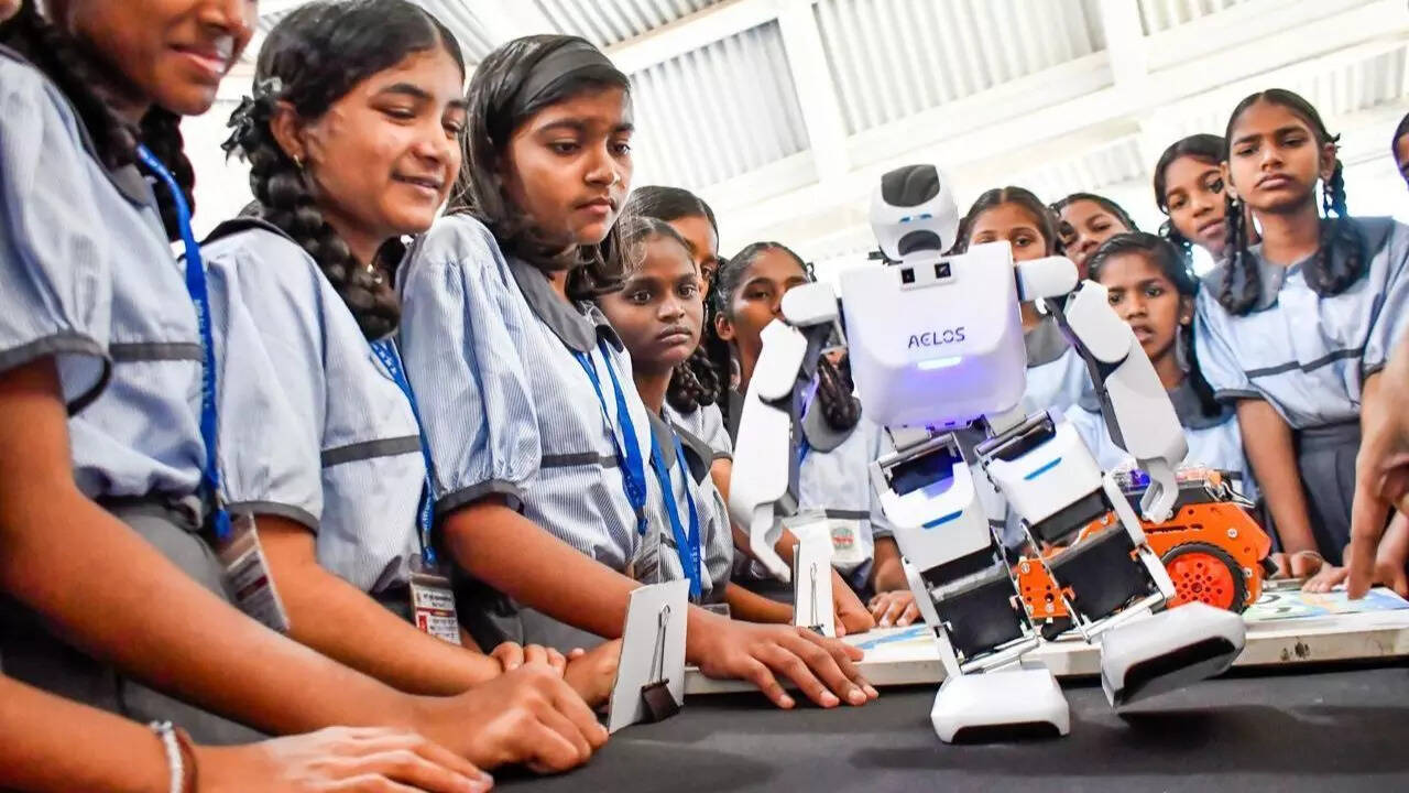 Students showcase STEM projects at science carnival in Navi Mumbai