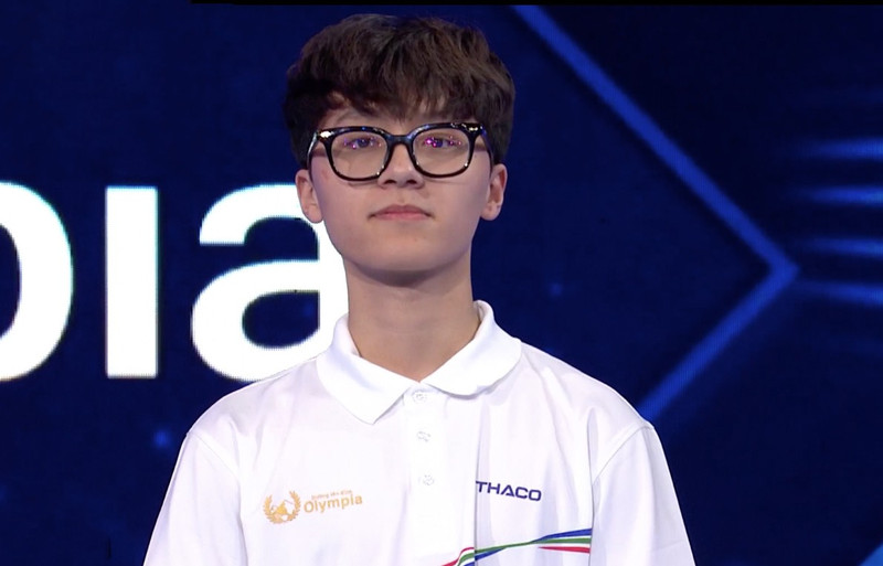 Nam sinh từ cuối đoàn đua tăng tốc tuyệt đối, ngược dòng ẵm vòng nguyệt quế Olympia