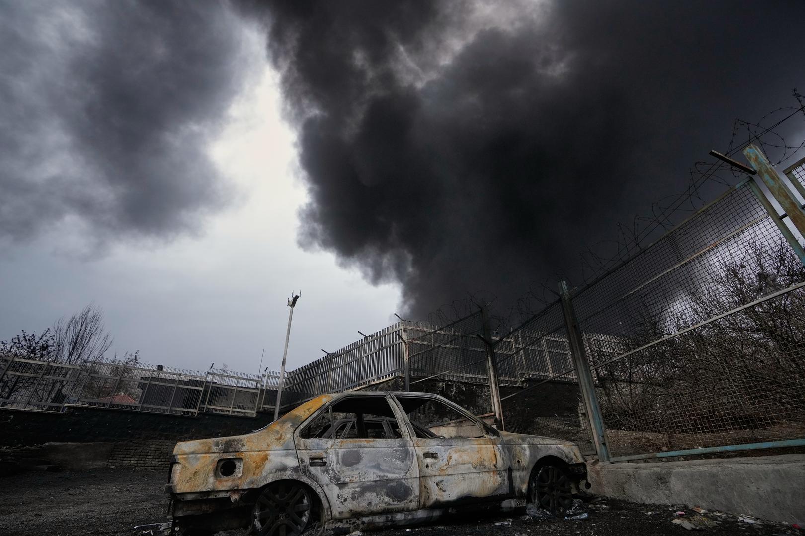Oil refinery in Tehran blanketed by black smoke on day after it was hit ...