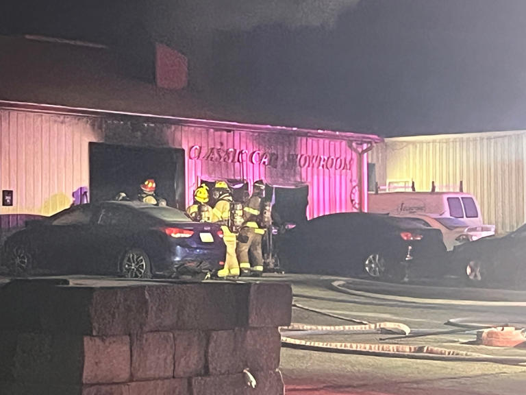 Authorities respond to structure fire on Cedar Rapids’ southwest side