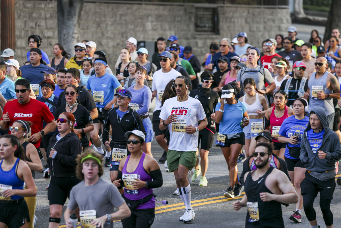 LA Marathon announces runners will get 'finisher' medals after 18 miles